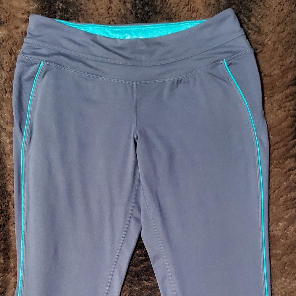 Athletic capris